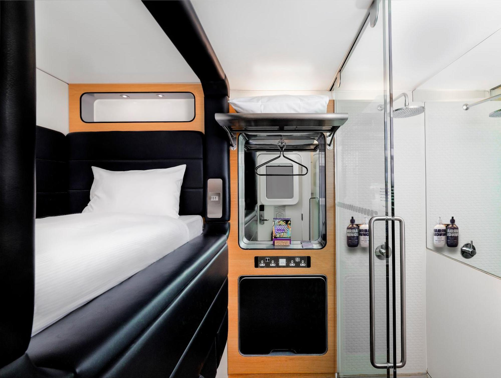 Yotelair London Gatwick Airport Horley Exterior foto